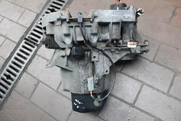 Foto: SCHALTGETRIEBE 5-GANG JB3060 eines Renault R 19 1.8 Conceptline