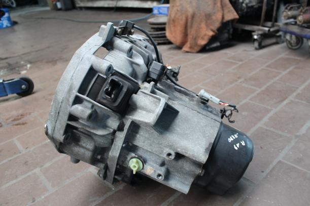 Foto: SCHALTGETRIEBE 5-GANG JB3060 eines Renault R 19 1.8 Conceptline