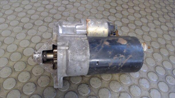 Foto: ANLASSER / STARTER  BOSCH eines Renault R 19 1.8 Conceptline