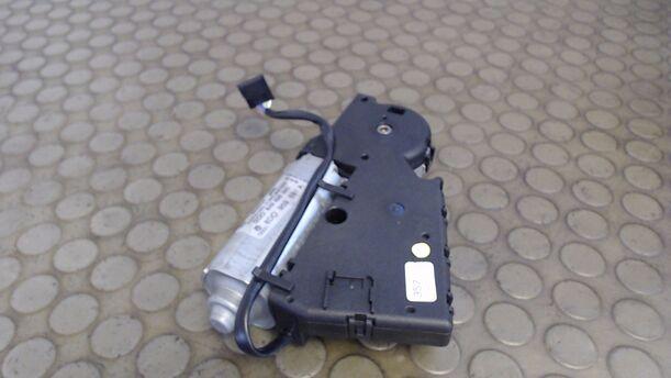 Foto: SCHIEBEDACHMOTOR eines VW Golf 1.4 C