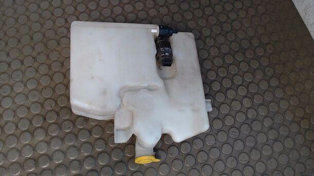 Foto: SCHEIBENWASCHBEHÄLTER eines Opel Agila 1.0 12 V