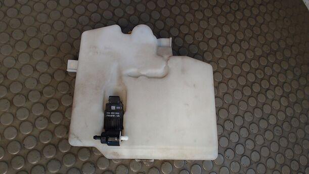 Foto: SCHEIBENWASCHBEHÄLTER eines Opel Agila 1.0 12 V