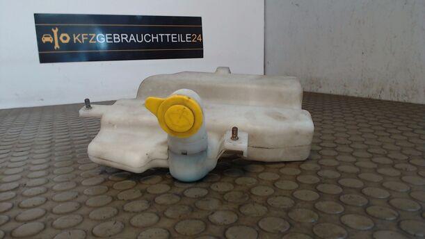 Foto: SCHEIBENWASCHBEHÄLTER eines Opel Agila 1.0 12 V