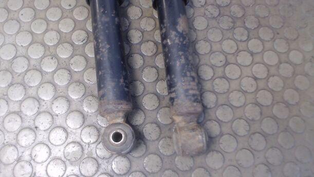 Foto: STOSSDÄMPFERPAAR HINTEN eines Fiat Panda 1.2 C