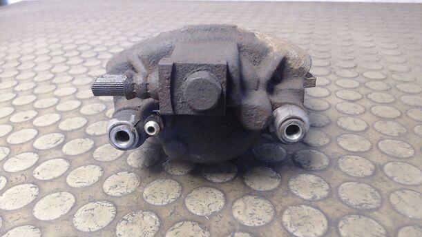 Foto: BREMSSATTEL VORN LINKS eines Chrysler Voyager 2.5 TD Comfortline