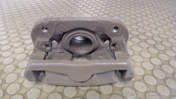 Foto: BREMSSATTEL VORN LINKS eines BMW 118i