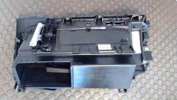 Foto: HANDSCHUHFACH eines BMW 118i