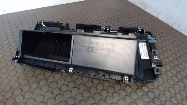 Foto: HANDSCHUHFACH eines BMW 118i