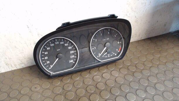 Foto: TACHOEINHEIT eines BMW 118i