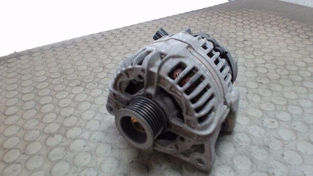Foto: LICHTMASCHINE BOSCH 105 A eines Ford Mondeo Turnier