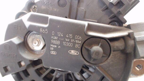Foto: LICHTMASCHINE BOSCH 105 A eines Ford Mondeo Turnier