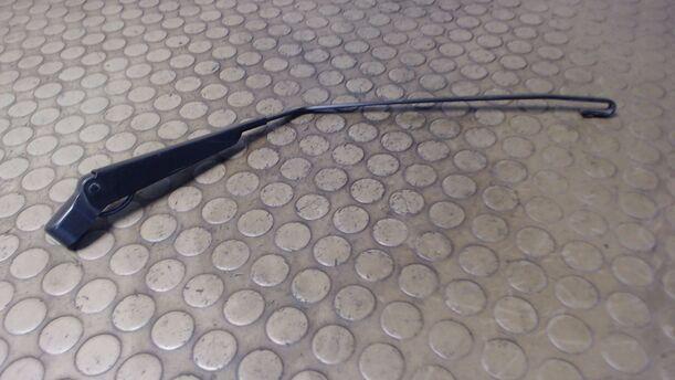 Foto: SCHEIBENWISCHERARM HINTEN eines Ford Puma C