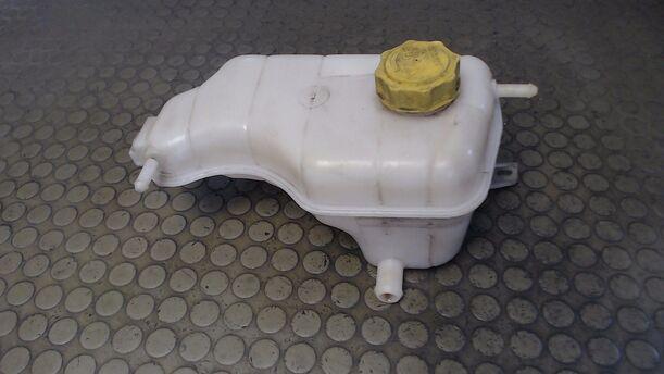 Foto: AUSGLEICHSBEHÄLTER eines Ford Puma C