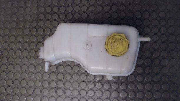 Foto: AUSGLEICHSBEHÄLTER eines Ford Puma C
