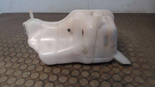Foto: AUSGLEICHSBEHÄLTER eines Ford Puma C