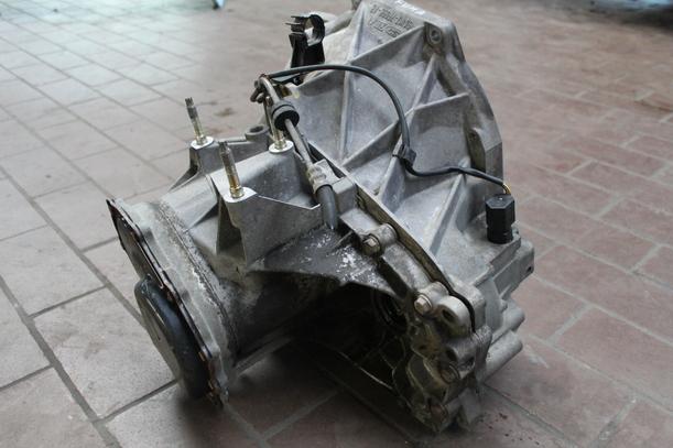 Foto: SCHALTGETRIEBE 5-GANG eines Ford Puma