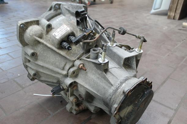 Foto: SCHALTGETRIEBE 5-GANG eines Ford Puma