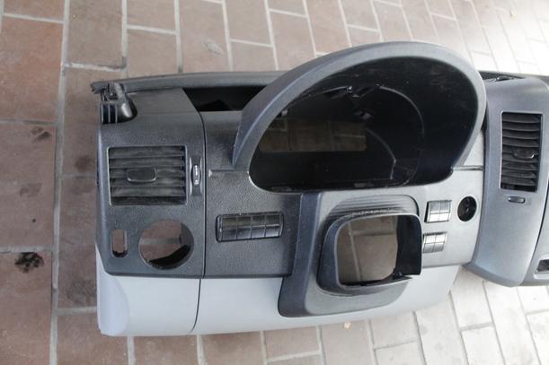 Foto: ARMATURENBRETT eines VW Crafter 35 L TDI