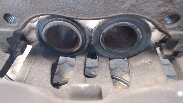 Foto: BREMSSATTEL VORNE RECHTS eines VW Crafter 35 L TDI