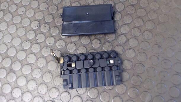 Foto: SICHERUNGSKASTEN BATTERIE eines VW Crafter 35 L TDI