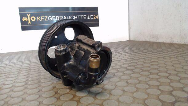 Foto: PUMPE SERVOLENKUNG / SERVOPUMPE eines Opel Omega Caravan 2.2 16 V