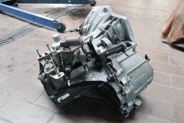 Foto: SCHALTGETRIEBE 5-GANG eines Ford Mondeo Turnier 16V