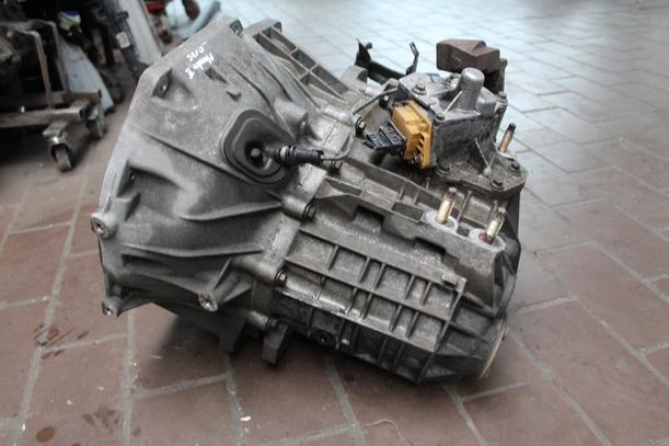 Foto: SCHALTGETRIEBE 5-GANG eines Ford Mondeo Turnier 16V
