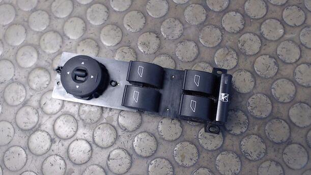 Foto: FENSTERHEBERSCHALTER eines Ford Focus C-MAX 1.6 TDCi C