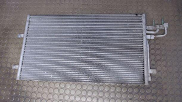 Foto: KONDENSATOR KLIMAANLAGE eines Ford Focus C-MAX 1.6 TDCi C