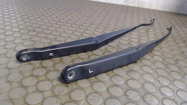 Foto: SCHEIBENWISCHERARME VORN eines Fiat Punto 1.2 8V C