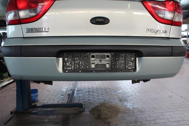 Foto: STOSSFÄNGER / STOSSSTANGE HINTEN eines Renault Megane Classic 1.4 C