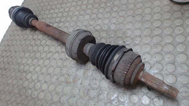 Foto: ANTRIEBSWELLE RECHTS eines Renault Megane Classic 1.4 C