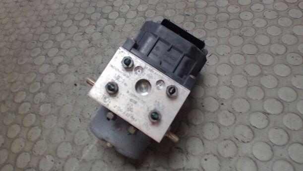 Foto: HAUPTBREMSAGGREGAT ABS eines Renault Megane Classic 1.4 C