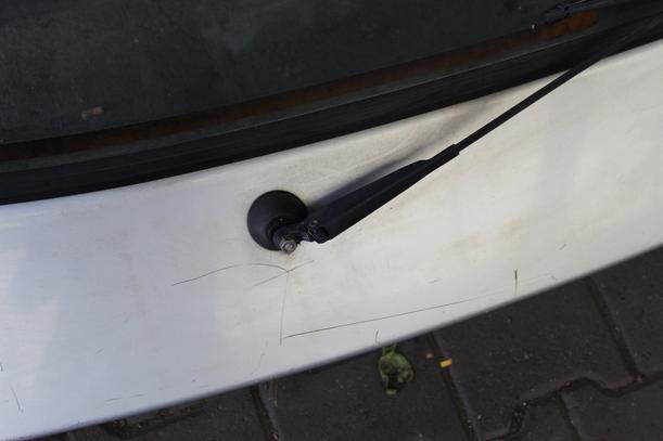 Foto: HECKKLAPPE / HECKDECKEL eines Ford Escort C