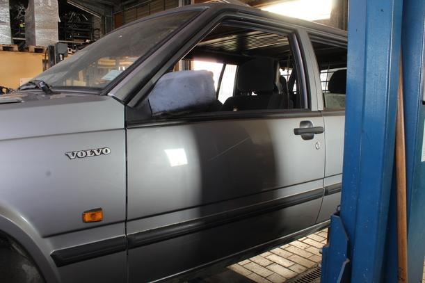 Foto: TÜR VORN LINKS eines Volvo 740 C