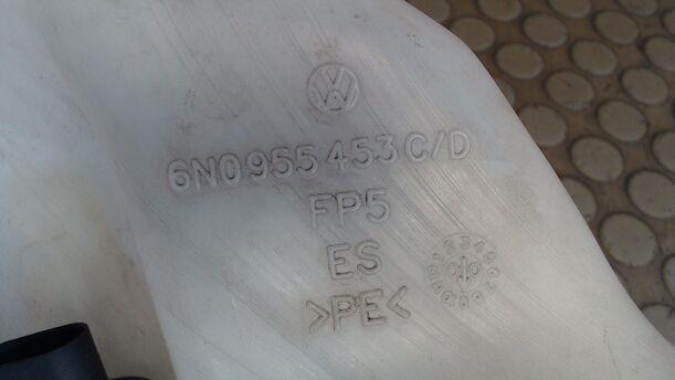 Foto: SCHEIBENWASCHBEHÄLTER eines Seat Arosa 1.0 C