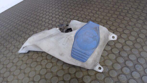 Foto: SCHEIBENWASCHBEHÄLTER eines Seat Arosa 1.0 C
