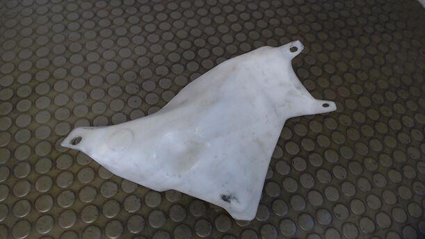 Foto: SCHEIBENWASCHBEHÄLTER eines Seat Arosa 1.0 C