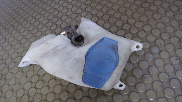 Foto: SCHEIBENWASCHBEHÄLTER eines Seat Arosa 1.0 C