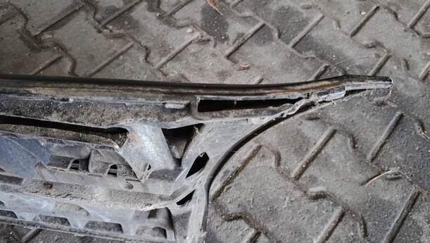 Foto: STOßSTANGE HINTEN eines BMW 520i touring C