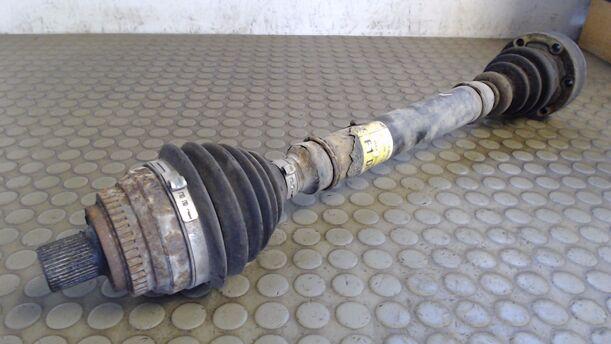 Foto: ANTRIEBSWELLE VORN LINKS eines Audi A6 Avant 1.8 groove up!