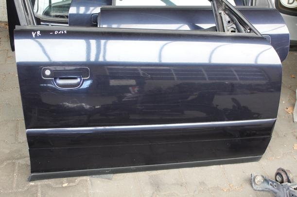 Foto: TÜR VORN RECHTS eines Audi A6 Avant 1.8 groove up!