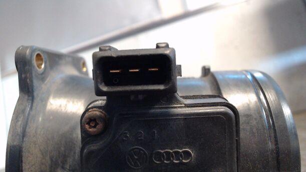 Foto: LUFTMASSENMESSER HITACHI eines VW Passat Variant 1.8 5V