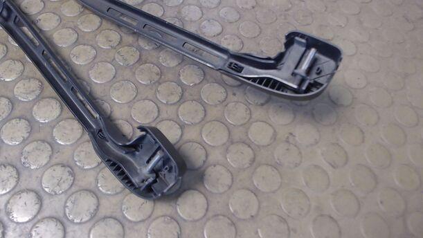 Foto: SCHEIBENWISCHERARME VORN eines BMW 320d DPF Touring