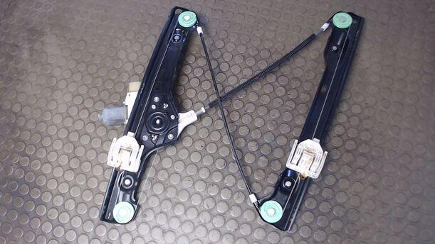 Foto: FENSTERHEBER ELEKTRISCH VORN LINKS eines BMW 320d DPF Touring