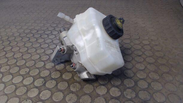 Foto: HAUPTBREMSZYLINDER eines BMW 320d DPF Touring CL