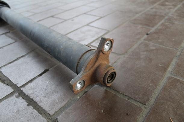 Foto: KARDANWELLE eines BMW 320d DPF Touring Cup