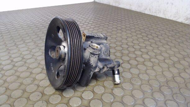 Foto: PUMPE SERVOLENKUNG / SERVOPUMPE eines Opel Vectra SLX