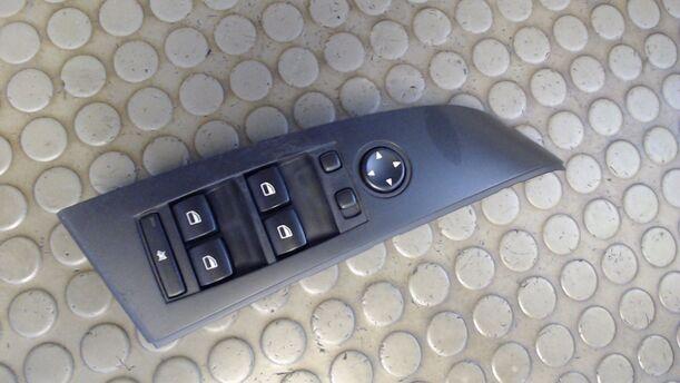 Foto: FENSTERHEBERSCHALTER eines BMW 520i