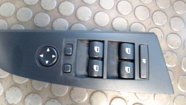 Foto: FENSTERHEBERSCHALTER eines BMW 520i